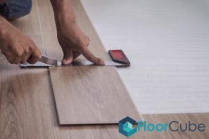 cutting-vinyl-ultimate-guide-to-diy-vinyl-floor-installation-floorcube-singapore